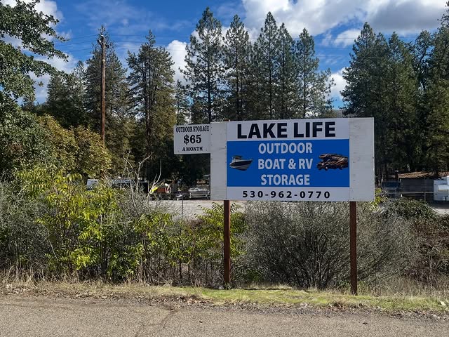 Lake Life Storage Sign